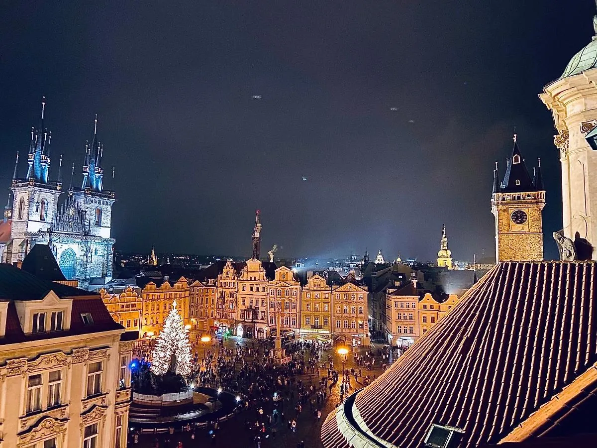 The Old Town Square & Parizska Apartments Prague