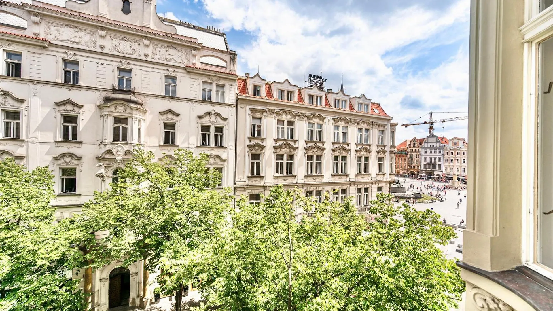 The Old Town Square & Parizska Apartments Prague