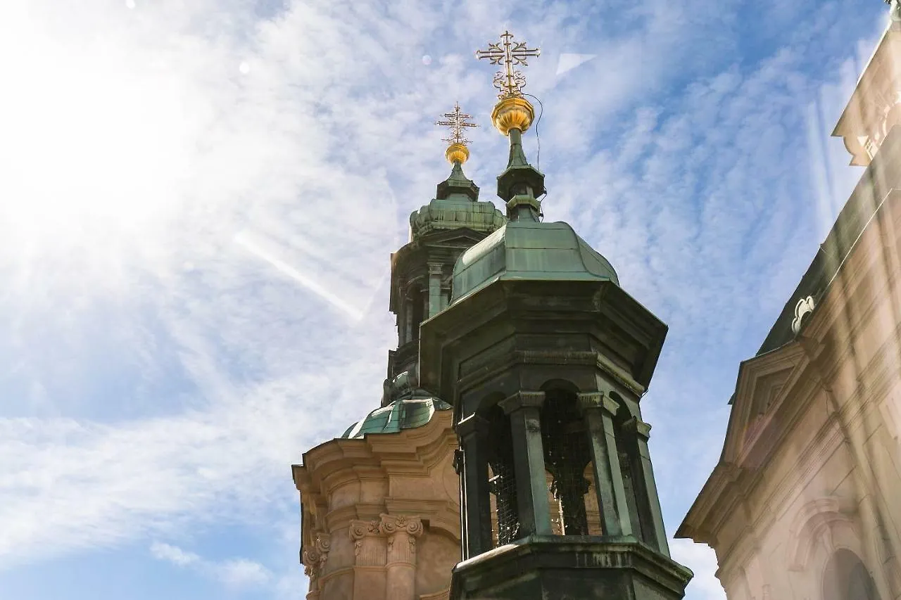 The Old Town Square & Parizska Apartments Prag
