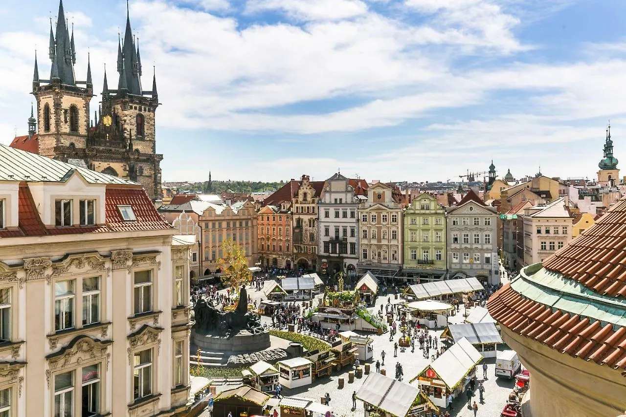 The Old Town Square & Parizska Apartments Prag